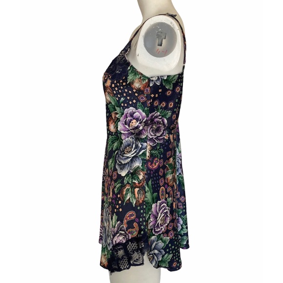 Vintage Victoria's Secret Gold Label Satin Floral Slip Chemise Navy  Lace Sz M - Picture 5 of 7